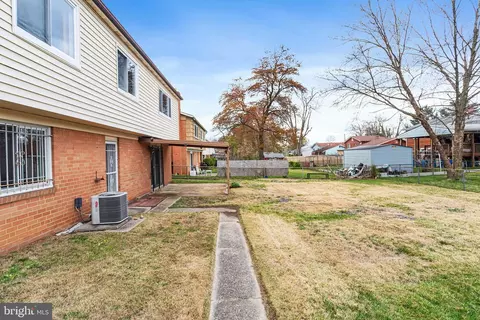 Exterior - 403 Torrington Pl, Silver Spring, MD 20901 photo 6 of 9