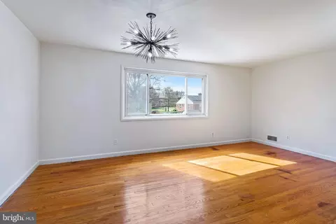 Living - 403 Torrington Pl, Silver Spring, MD 20901 photo 1 of 3