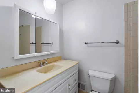Bath - 403 Torrington Pl, Silver Spring, MD 20901 photo 1 of 3