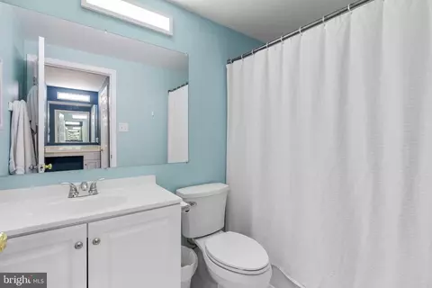 Bath - 4105 Danube Ct, Olney, MD 20832 photo 2 of 4