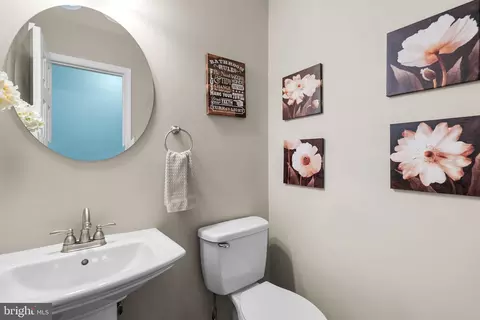 Bath - 4105 Danube Ct, Olney, MD 20832 photo 1 of 4