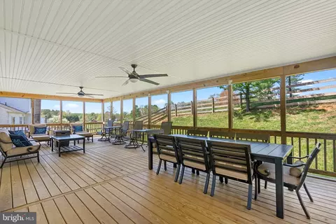 Exterior - 4105 Danube Ct, Olney, MD 20832 photo 2 of 8