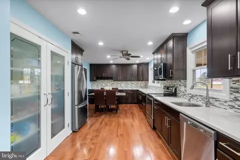 Kitchen - 4105 Danube Ct, Olney, MD 20832 photo 2 of 3