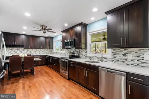 Kitchen - 4105 Danube Ct, Olney, MD 20832 photo 3 of 3