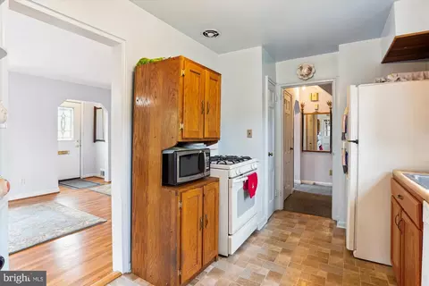 Kitchen - 403 Harding Dr, Silver Spring, MD 20901 photo 4 of 4