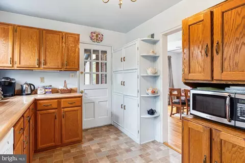 Kitchen - 403 Harding Dr, Silver Spring, MD 20901 photo 3 of 4