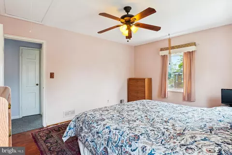 Bedroom - 403 Harding Dr, Silver Spring, MD 20901 photo 4 of 9