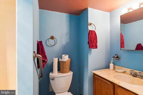 Bath - 403 Harding Dr, Silver Spring, MD 20901 photo 3 of 4