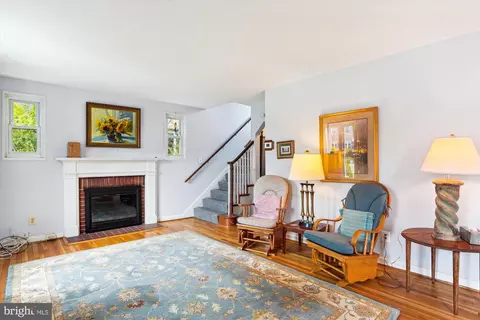 Living - 403 Harding Dr, Silver Spring, MD 20901 photo 2 of 5