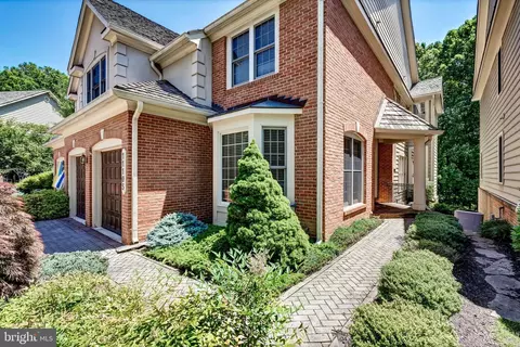 11105 Potomac Crest Dr, Potomac, MD 20854