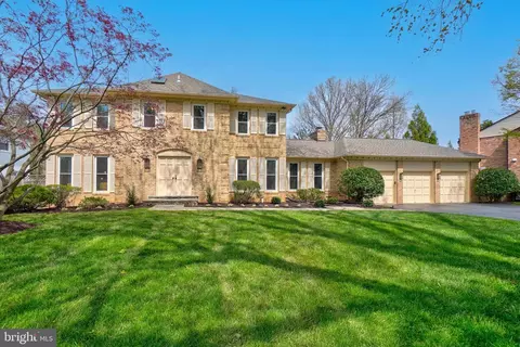 5 Le Havre Ct, Potomac, MD 20854