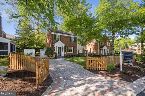 4507 Cheltenham Dr, Bethesda, MD 20814
