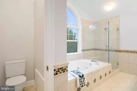 Bath - 1843 Middlebridge Dr, Silver Spring, MD 20906 photo 3 of 6