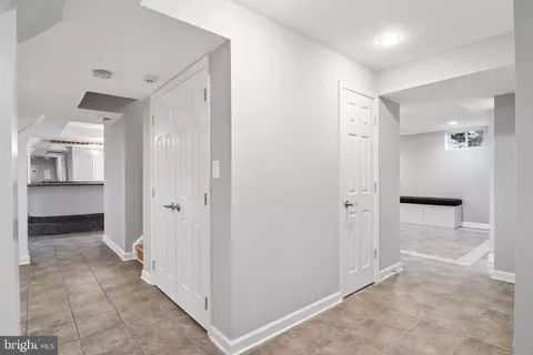 Entry Way - 1843 Middlebridge Dr, Silver Spring, MD 20906 photo 8 of 9