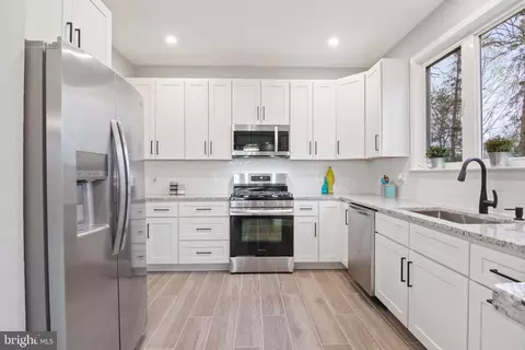 Kitchen - 1843 Middlebridge Dr, Silver Spring, MD 20906 photo 2 of 3