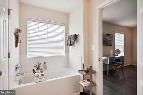 Bath - 3420 Landing Way, Silver Spring, MD 20906 photo 3 of 5