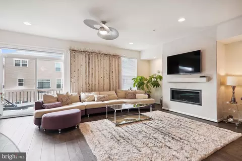 Living - 3420 Landing Way, Silver Spring, MD 20906 photo 3 of 6