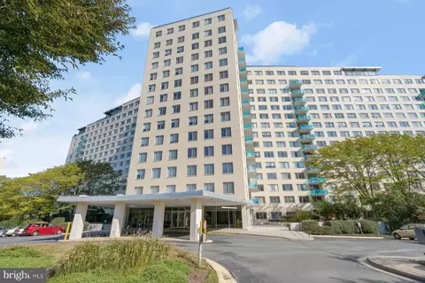 10401 Grosvenor Pl #710, Rockville, MD 20852