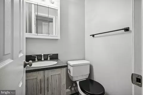 Bath - 3340 Hewitt Ave #4-3-C, Silver Spring, MD 20906 photo 3 of 3