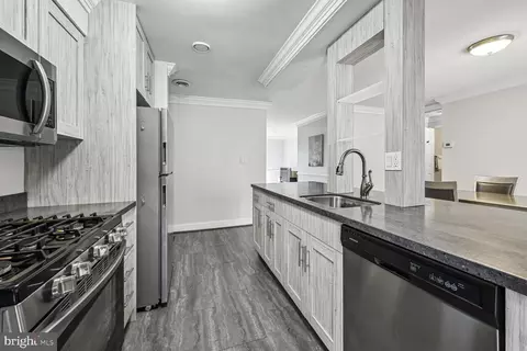 Kitchen - 3340 Hewitt Ave #4-3-C, Silver Spring, MD 20906 photo 3 of 3
