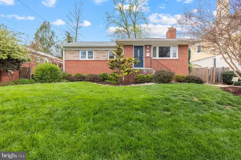 4915 Flanders Ave, Kensington, MD 20895