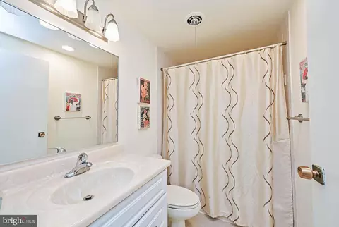 9701 Fields Rd #1902, Gaithersburg, MD 20878 photo 10