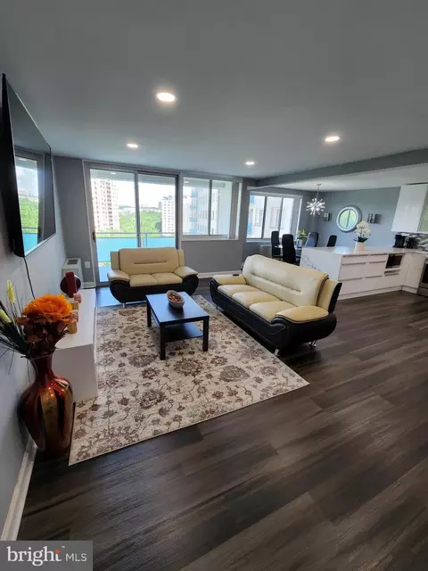10201 Grosvenor Pl #1102, Rockville, MD 20852