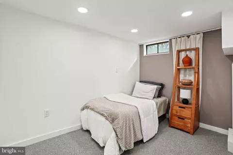 Bedroom - 4409 Garrett Park Rd, Silver Spring, MD 20906 photo 4 of 4