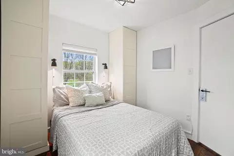 Bedroom - 4409 Garrett Park Rd, Silver Spring, MD 20906 photo 2 of 4