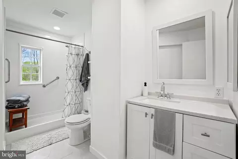 Bath - 4409 Garrett Park Rd, Silver Spring, MD 20906 photo 1 of 2