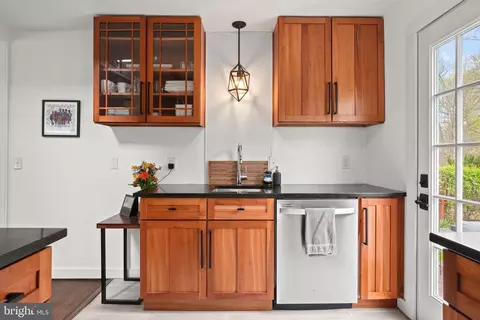 Kitchen - 4409 Garrett Park Rd, Silver Spring, MD 20906 photo 2 of 2