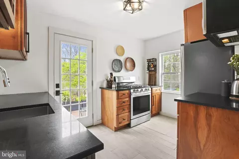 Kitchen - 4409 Garrett Park Rd, Silver Spring, MD 20906 photo 1 of 2