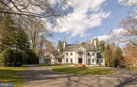 8723 Persimmon Tree Rd, Potomac, MD 20854