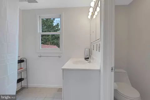 Bath - 11403 Kenton Dr, Silver Spring, MD 20902 photo 2 of 4