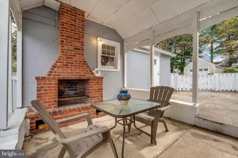 Living - 11403 Kenton Dr, Silver Spring, MD 20902 photo 1 of 3