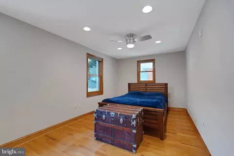 Bedroom - 11403 Kenton Dr, Silver Spring, MD 20902 photo 2 of 6