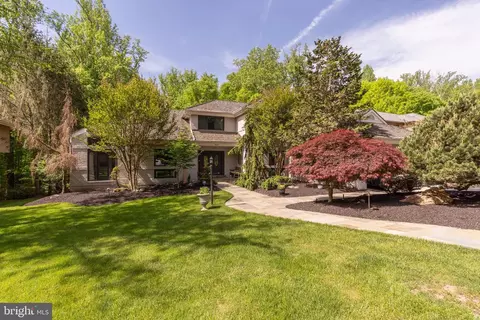 7808 Laurel Leaf Dr, Potomac, MD 20854