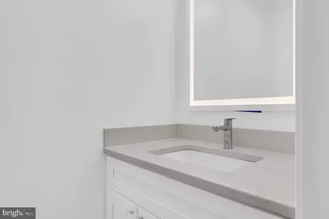 Bath - 10205 Windsor View Dr, Potomac, MD 20854 photo 1 of 8
