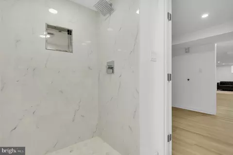 Bath - 10205 Windsor View Dr, Potomac, MD 20854 photo 8 of 8