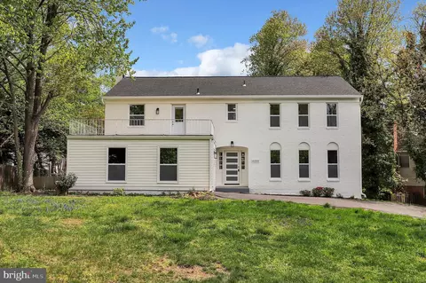 10205 Windsor View Dr, Potomac, MD 20854