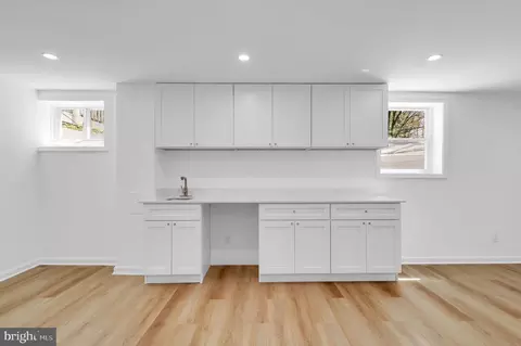 Kitchen - 10205 Windsor View Dr, Potomac, MD 20854 photo 7 of 7