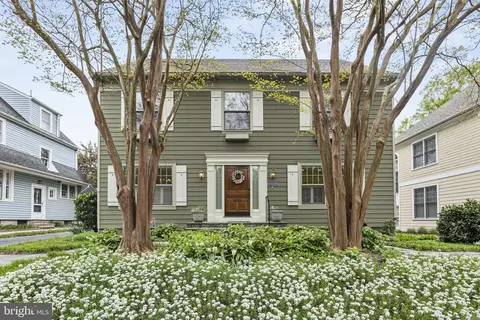 3912 Aspen St, Chevy Chase, MD 20815