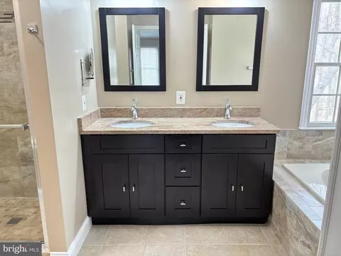 Bath - 213 Amberleigh Dr, Silver Spring, MD 20905 photo 2 of 7