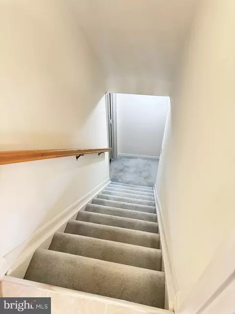 Entry Way - 213 Amberleigh Dr, Silver Spring, MD 20905 photo 5 of 5