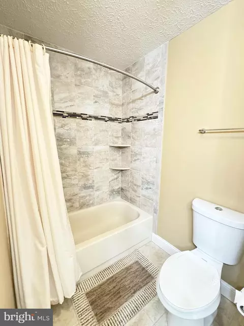 Bath - 213 Amberleigh Dr, Silver Spring, MD 20905 photo 6 of 7