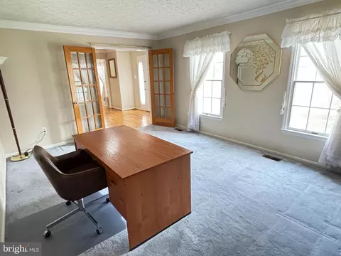 Living - 213 Amberleigh Dr, Silver Spring, MD 20905 photo 4 of 5