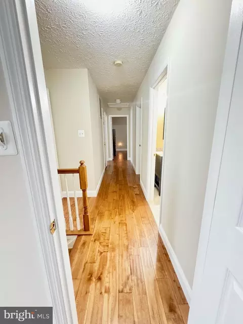 Entry Way - 213 Amberleigh Dr, Silver Spring, MD 20905 photo 4 of 5