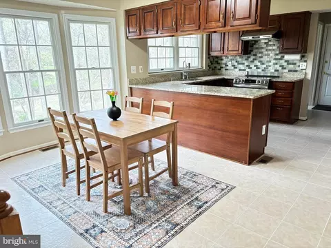 Kitchen - 213 Amberleigh Dr, Silver Spring, MD 20905 photo 7 of 7