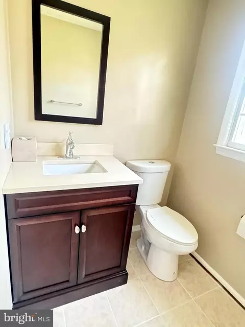 Bath - 213 Amberleigh Dr, Silver Spring, MD 20905 photo 1 of 7