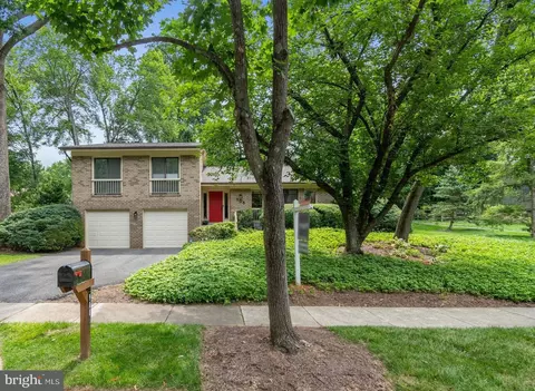 908 Twin Oaks Dr, Potomac, MD 20854